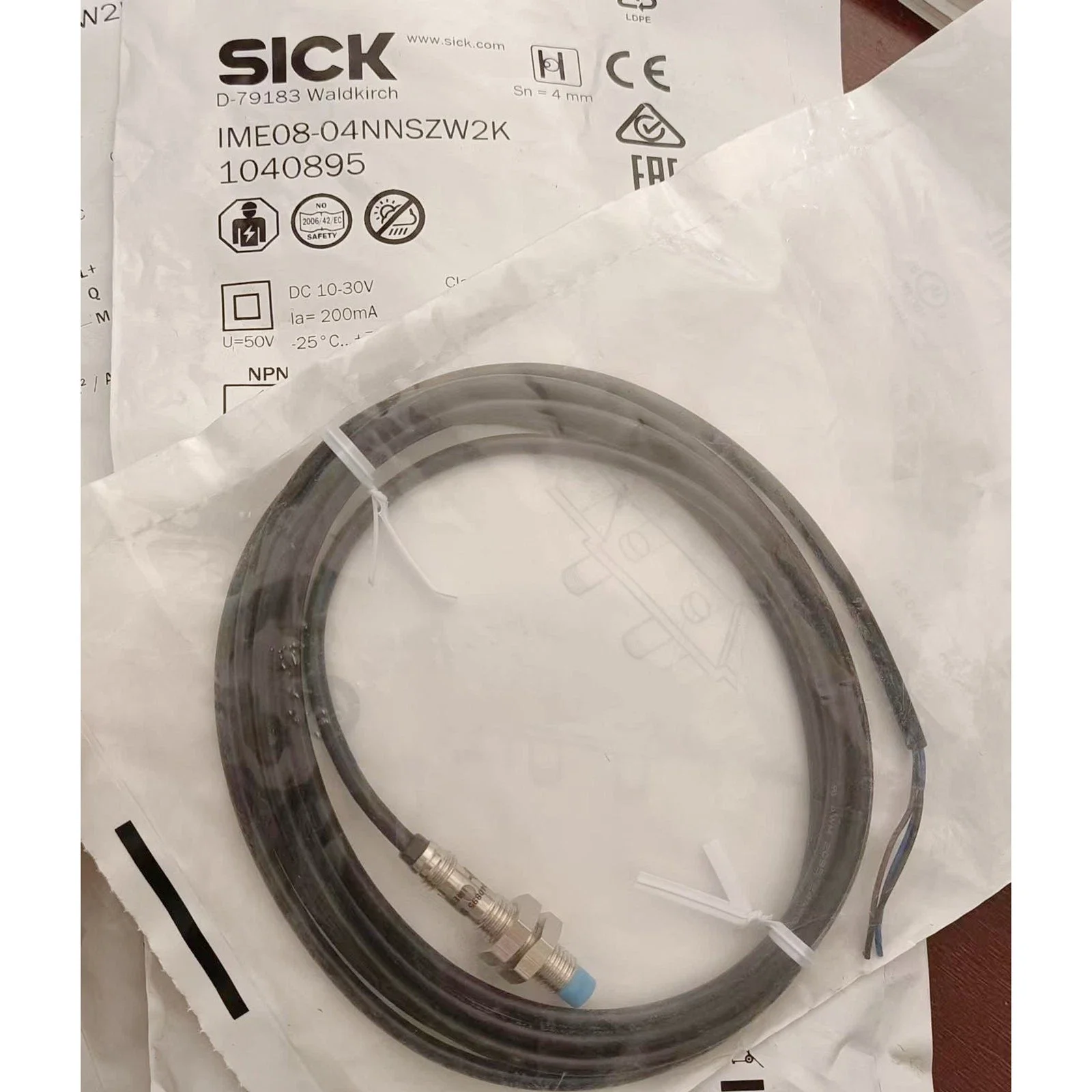 IME08-04NNSZW2K 1040895 Inductive Threaded Barrel Proximity Sensor
IME08-04NNSZW2K 1040895 Inductive Threaded Barrel Proximity Sensor