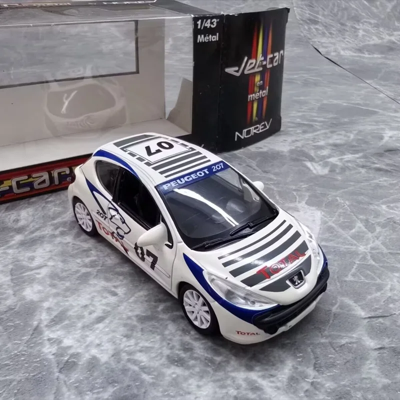 1:43 Peugeot 207 сплав, модель спортивного автомобиля, литье под давлением, металлические трековые гоночные машины, модель автомобиля, высокая коллекция моделирования, детская игрушка в подарок
1:43 Peugeot 207 сплав, модель спортивного автомобиля, литье под давлением, металлические трековые гоночные машины, модель автомобиля, высокая коллекция моделирования, детская игрушка в подарок