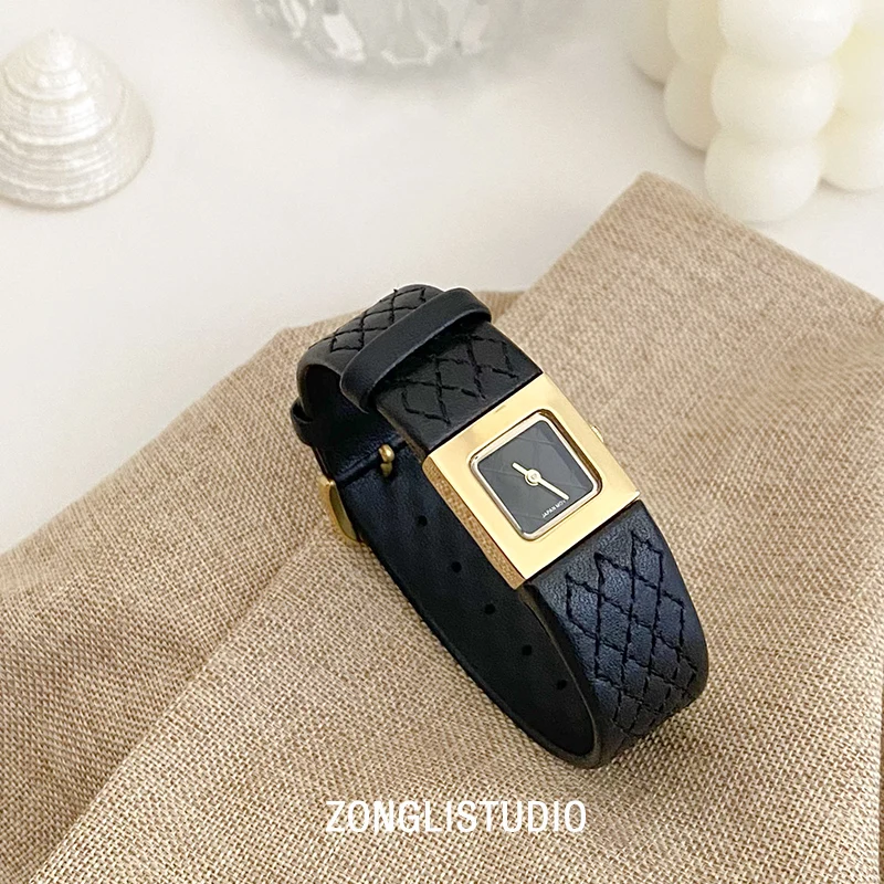 Women's Square Bracelet Retro Black Gold Bracelet Clock Waterproof Quartz Watch A Gift for Loved Ones
Women's Square Bracelet Retro Black Gold Bracelet Clock Waterproof Quartz Watch A Gift for Loved Ones