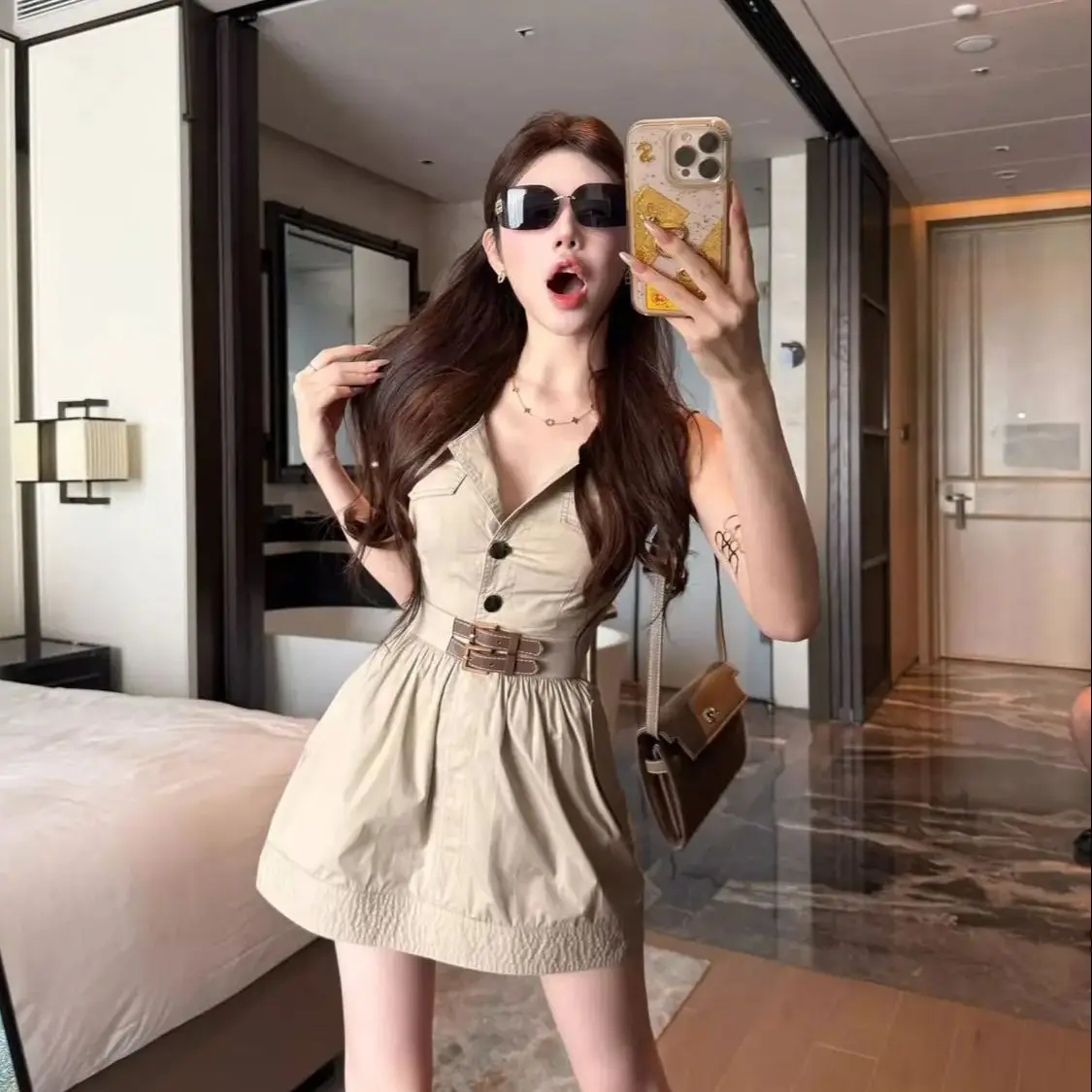 American Hot Girl Retro Work Dress Women 2025 Summer New Hot Sale Polo Neck Commuter Waist Slim Skirt
American Hot Girl Retro Work Dress Women 2025 Summer New Hot Sale Polo Neck Commuter Waist Slim Skirt