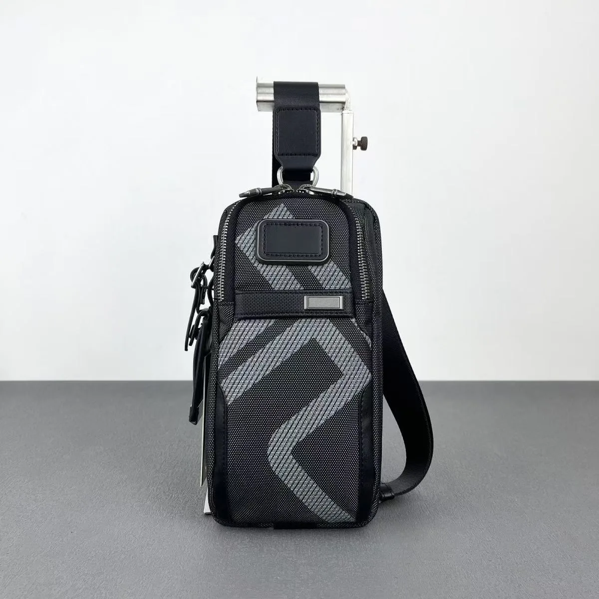 Alpha 3 New Ballistic Nylon Men's Shoulder Bag Simple and Compact Versatile Casual Breast Bag 2603585
Alpha 3 New Ballistic Nylon Men's Shoulder Bag Simple and Compact Versatile Casual Breast Bag 2603585