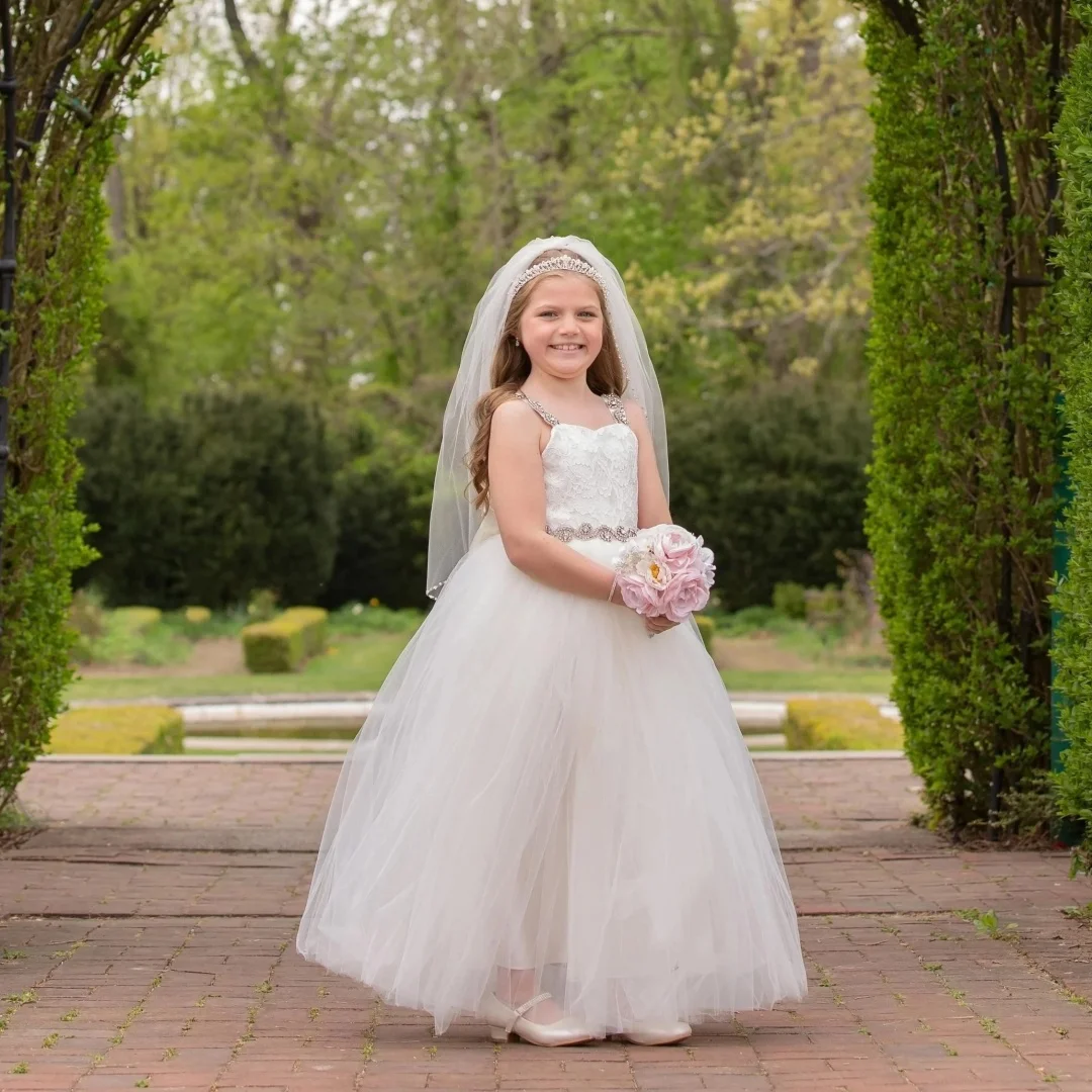 White Flower Girl Dresses for Wedding Crystal Lace Appliques Sleeveless Girl Gown for Photoshoot First Communion Gown Customized
White Flower Girl Dresses for Wedding Crystal Lace Appliques Sleeveless Girl Gown for Photoshoot First Communion Gown Customized