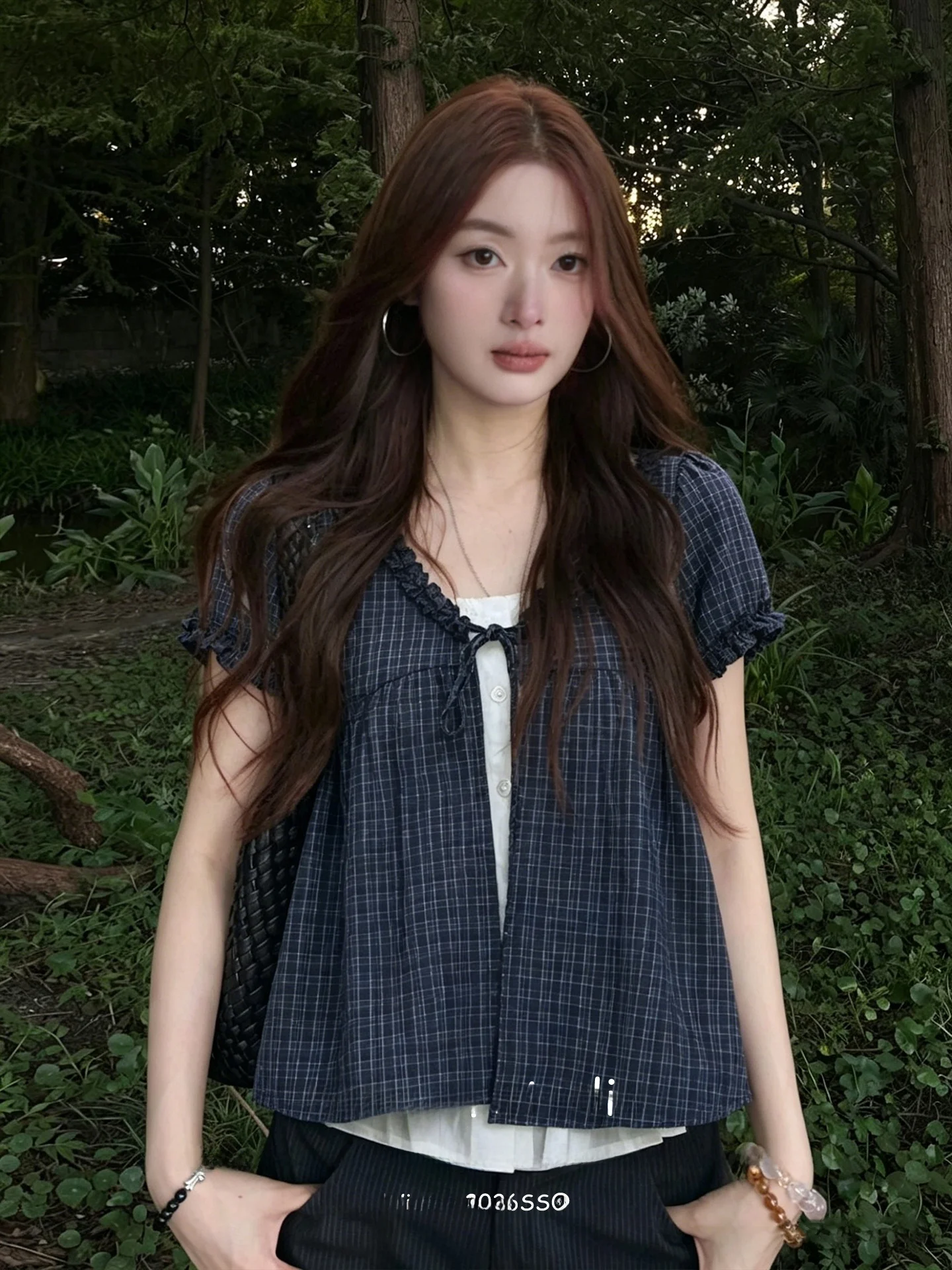 College Style Plaid Short Sleeve Loose Women's Shirt Summer Fashion Wood Grain Ruffle Fake Two-Piece Slimming Top
College Style Plaid Short Sleeve Loose Women's Shirt Summer Fashion Wood Grain Ruffle Fake Two-Piece Slimming Top