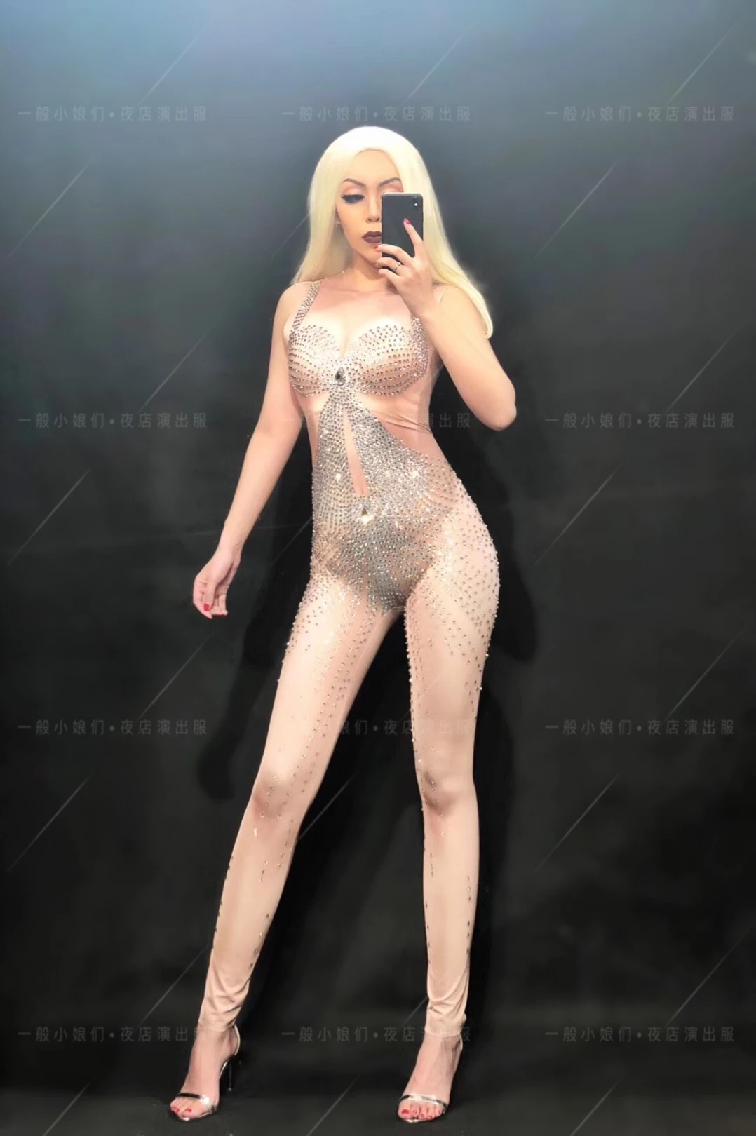 Nightclub Bar Sexy Stage Dress 3D Printed Fake Perspective Hot Diamond jumpsuit DJ Female Singer Gogo Performance Dress
Nightclub Bar Sexy Stage Dress 3D Printed Fake Perspective Hot Diamond jumpsuit DJ Female Singer Gogo Performance Dress
