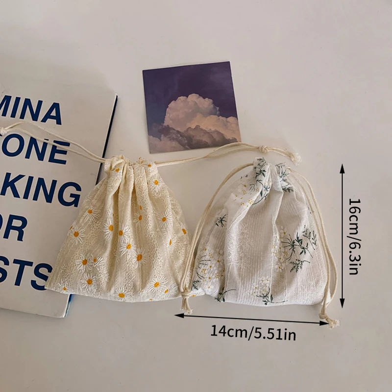 Woman Jewelry Cosmetic Daisy Storage Pouch String Bag Cute Small Coin Purse DIY Drawstring Bag Travel Dust Proof Handbags
Woman Jewelry Cosmetic Daisy Storage Pouch String Bag Cute Small Coin Purse DIY Drawstring Bag Travel Dust Proof Handbags