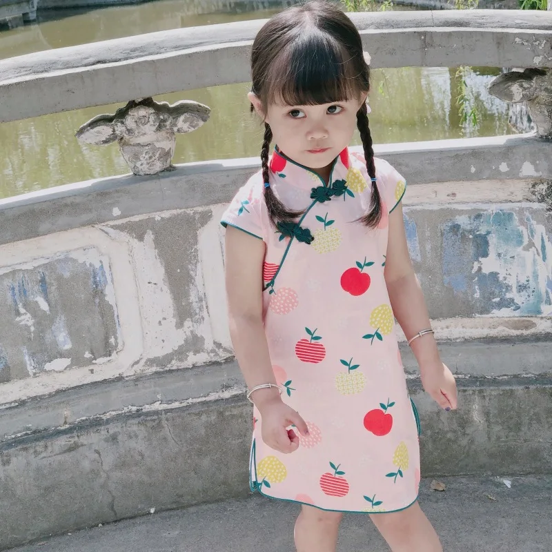 Girls' Cheongsam Short 2022 Summer New Chinese Baby Cotton Thin Dress Vintage Printed Fruit Lovely Princess Skirt Hanfu
Girls' Cheongsam Short 2022 Summer New Chinese Baby Cotton Thin Dress Vintage Printed Fruit Lovely Princess Skirt Hanfu