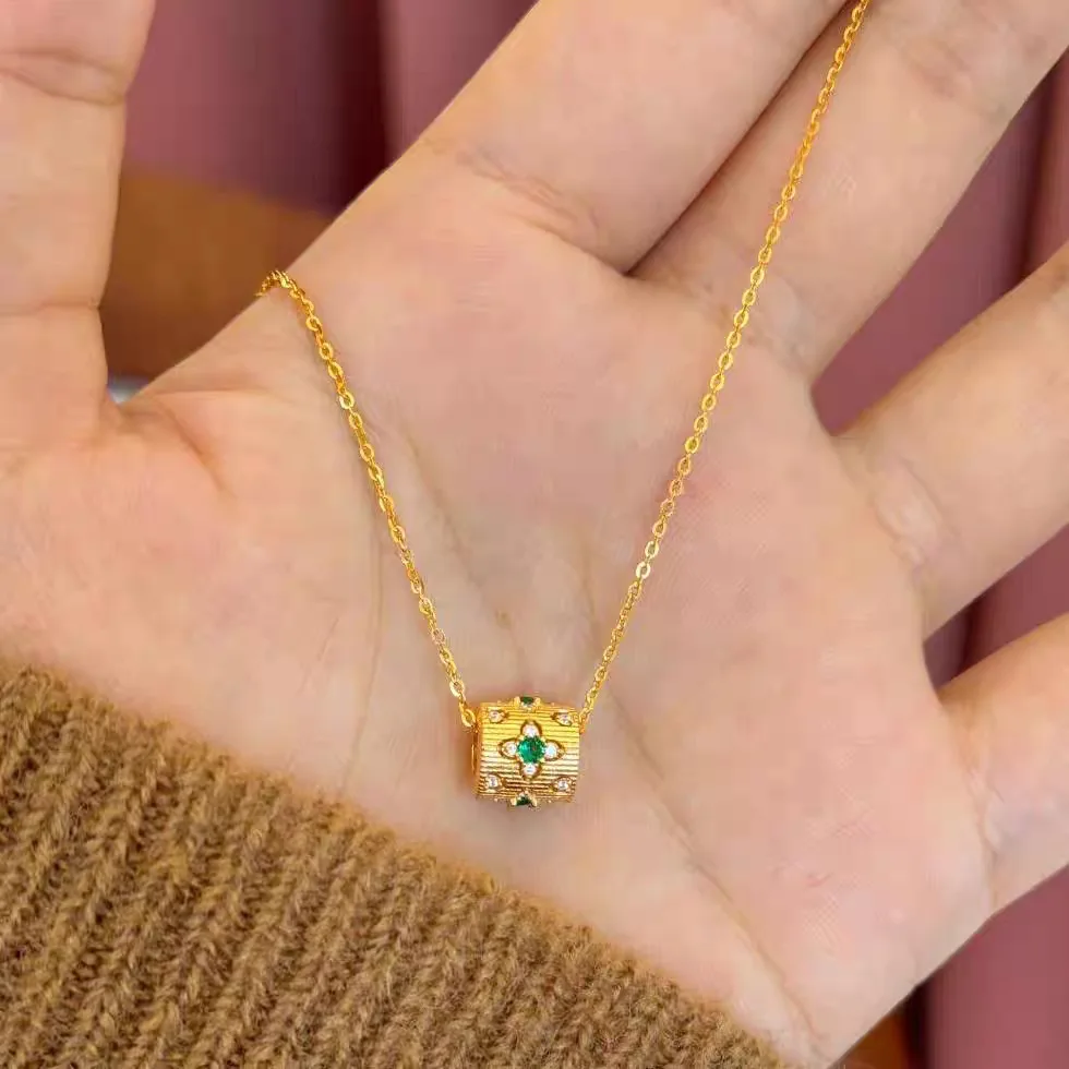 European and American Light Luxury Square Small Waist Necklace Niche Daily Necklace
European and American Light Luxury Square Small Waist Necklace Niche Daily Necklace