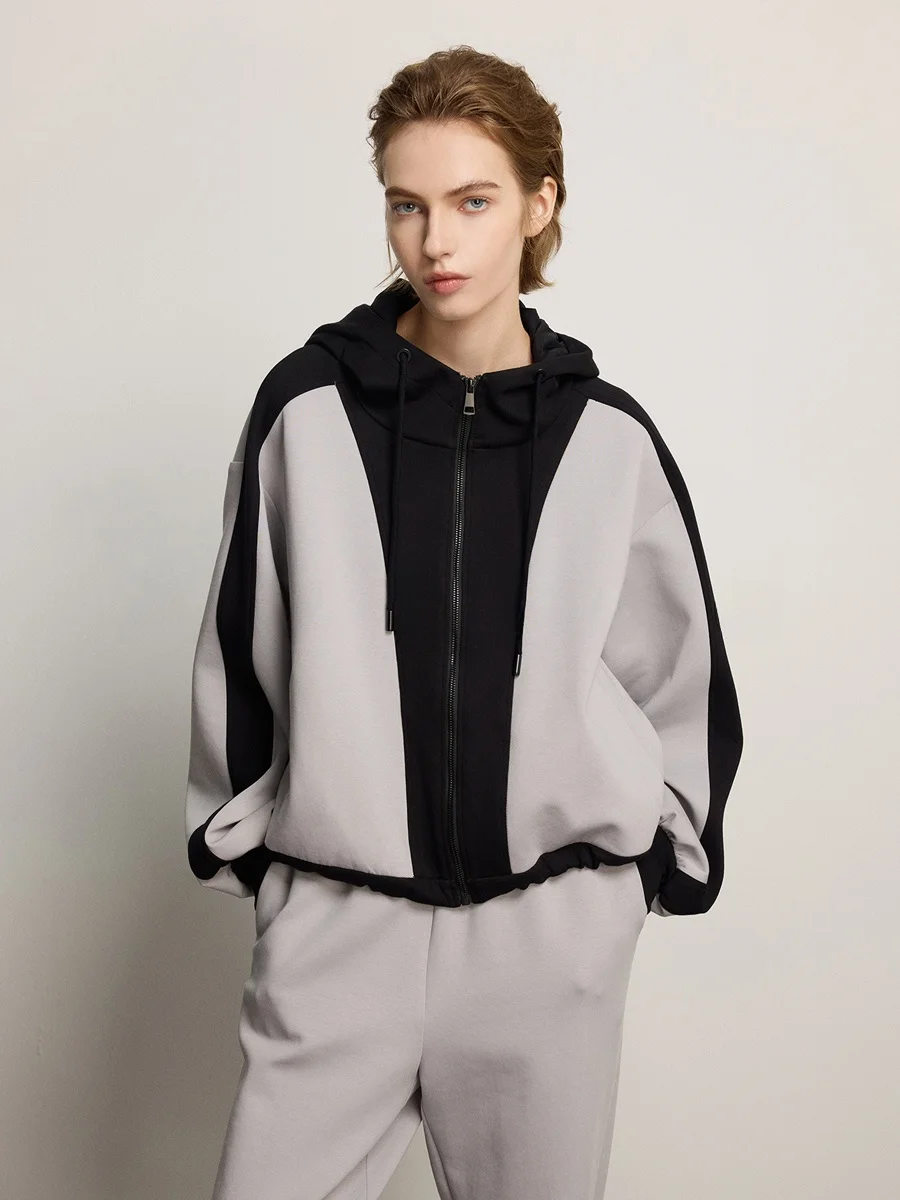 Весна 2026: Модный комплект из контрастного повседневного свитшота и кардигана для женщин, универсальная верхняя одежда для ранней осени
Весна 2026: Модный комплект из контрастного повседневного свитшота и кардигана для женщин, универсальная верхняя одежда для ранней осени