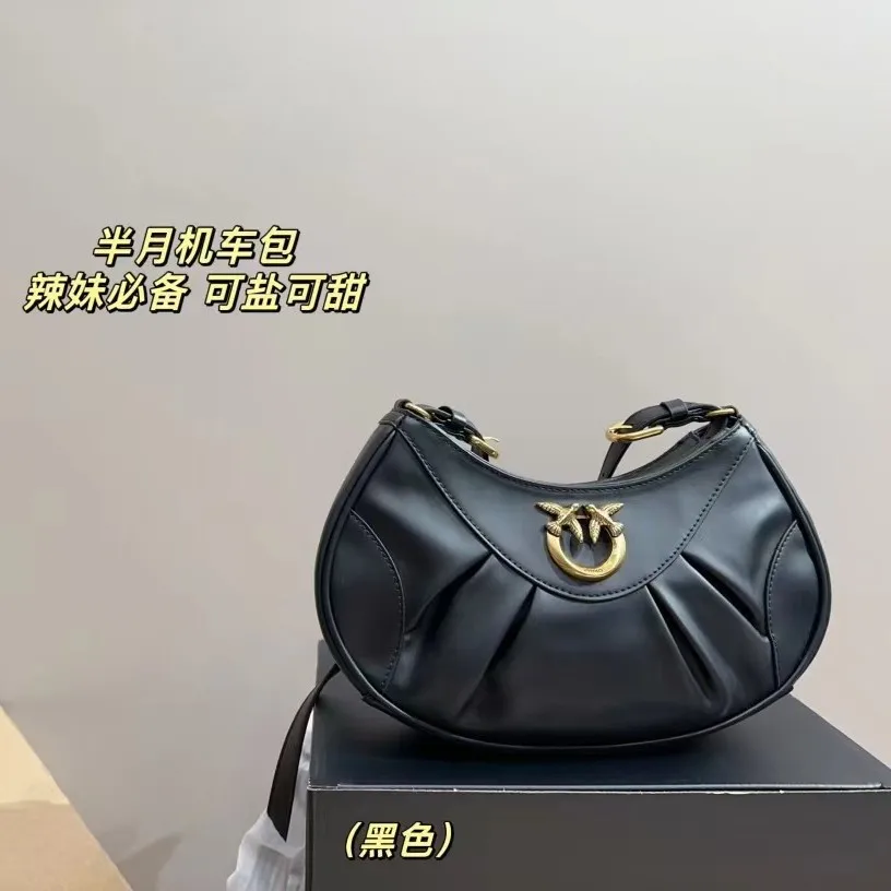 Premium Vintage Evening Bag for Women, Neo-Chinese Metal Shoulder Bag with Cheongsam, Elegant Socialite Party Purse
Premium Vintage Evening Bag for Women, Neo-Chinese Metal Shoulder Bag with Cheongsam, Elegant Socialite Party Purse