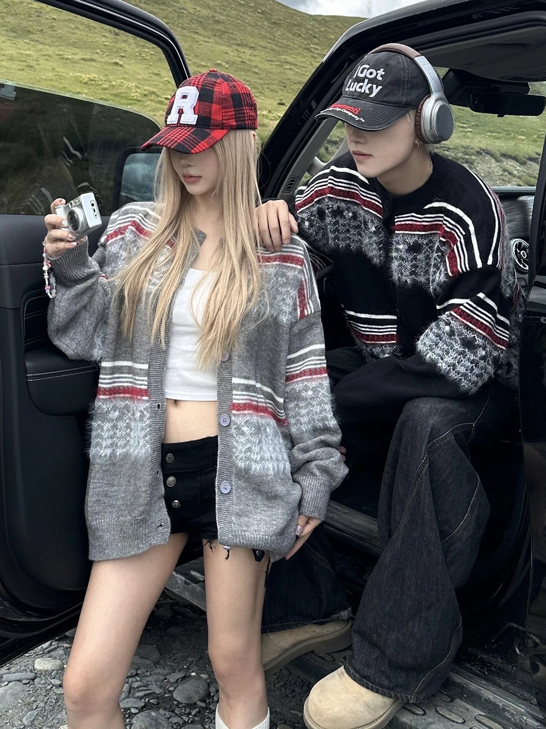 Мужской вязаный кардиган в полоску для похудения, осенний, в корейском стиле, универсальный, для пар, повседневный, свободного кроя
Мужской вязаный кардиган в полоску для похудения, осенний, в корейском стиле, универсальный, для пар, повседневный, свободного кроя