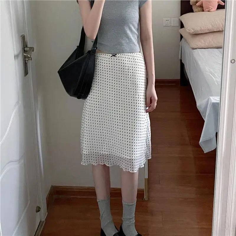 Low Waist Fish Tail Half Skirt Women's Summer Trendy Polka Dot Lace Trim Miu Style Midi Skirt A-Line Batwing Shape PVC Fabric
Low Waist Fish Tail Half Skirt Women's Summer Trendy Polka Dot Lace Trim Miu Style Midi Skirt A-Line Batwing Shape PVC Fabric