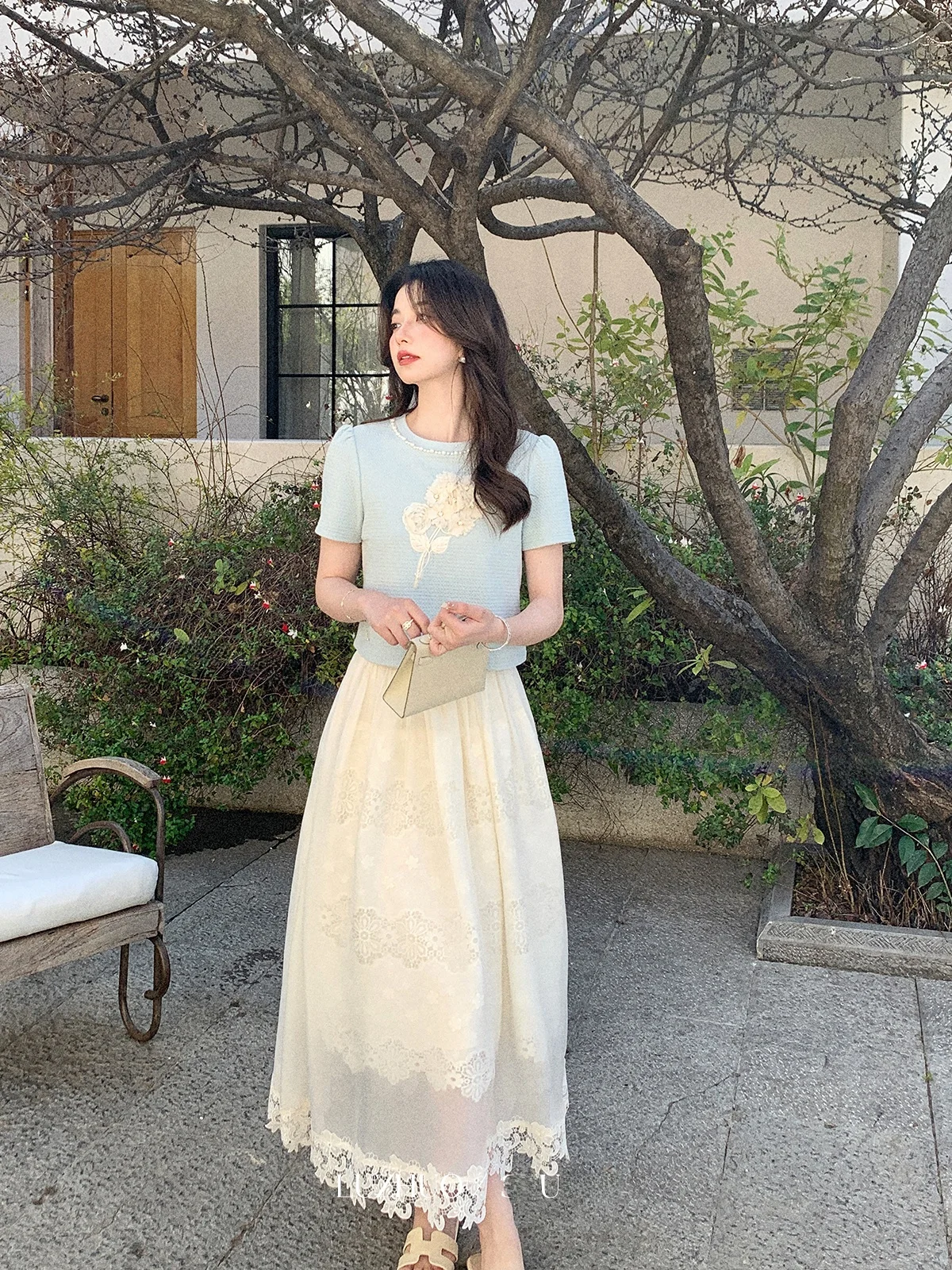 High Waist A-Line Midi Skirt French Style Lace Half Body Skirt for Women Summer Season Daily Travel Loose Fit Chinese Origin
High Waist A-Line Midi Skirt French Style Lace Half Body Skirt for Women Summer Season Daily Travel Loose Fit Chinese Origin