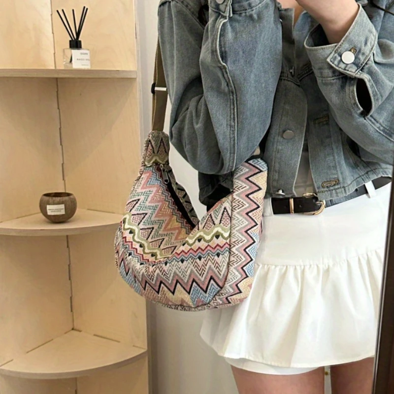 Stylish Foldable Canvas Shoulder Bag - Adjustable Strap, Stitched Embroidery, Spacious Interior - Perfect for Daily Use
Stylish Foldable Canvas Shoulder Bag - Adjustable Strap, Stitched Embroidery, Spacious Interior - Perfect for Daily Use
