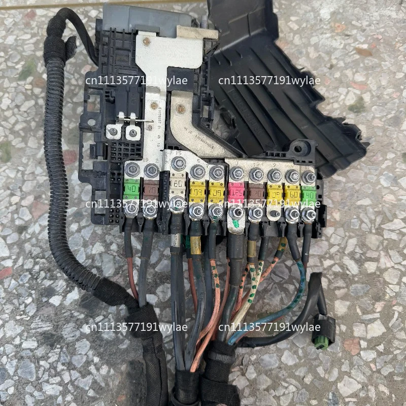 1pc Automotive Parts Battery Manager 9665878080 9665878280 9665877980 for Peugeot Citroen C4 C4L DS4 DS5 508
1pc Automotive Parts Battery Manager 9665878080 9665878280 9665877980 for Peugeot Citroen C4 C4L DS4 DS5 508
