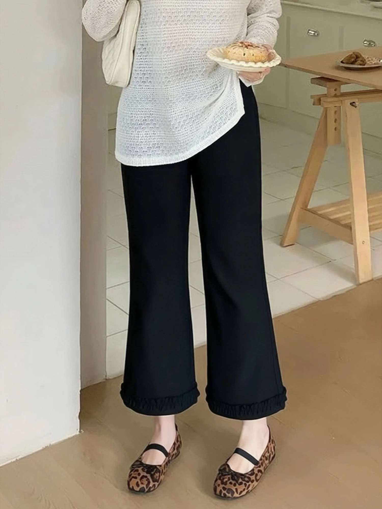 High Waist Flared Casual Pants for plus Size Women Spring Commute Style Hip Concealing Loose Fit Polyester Fiber Ladies Trousers
High Waist Flared Casual Pants for plus Size Women Spring Commute Style Hip Concealing Loose Fit Polyester Fiber Ladies Trousers