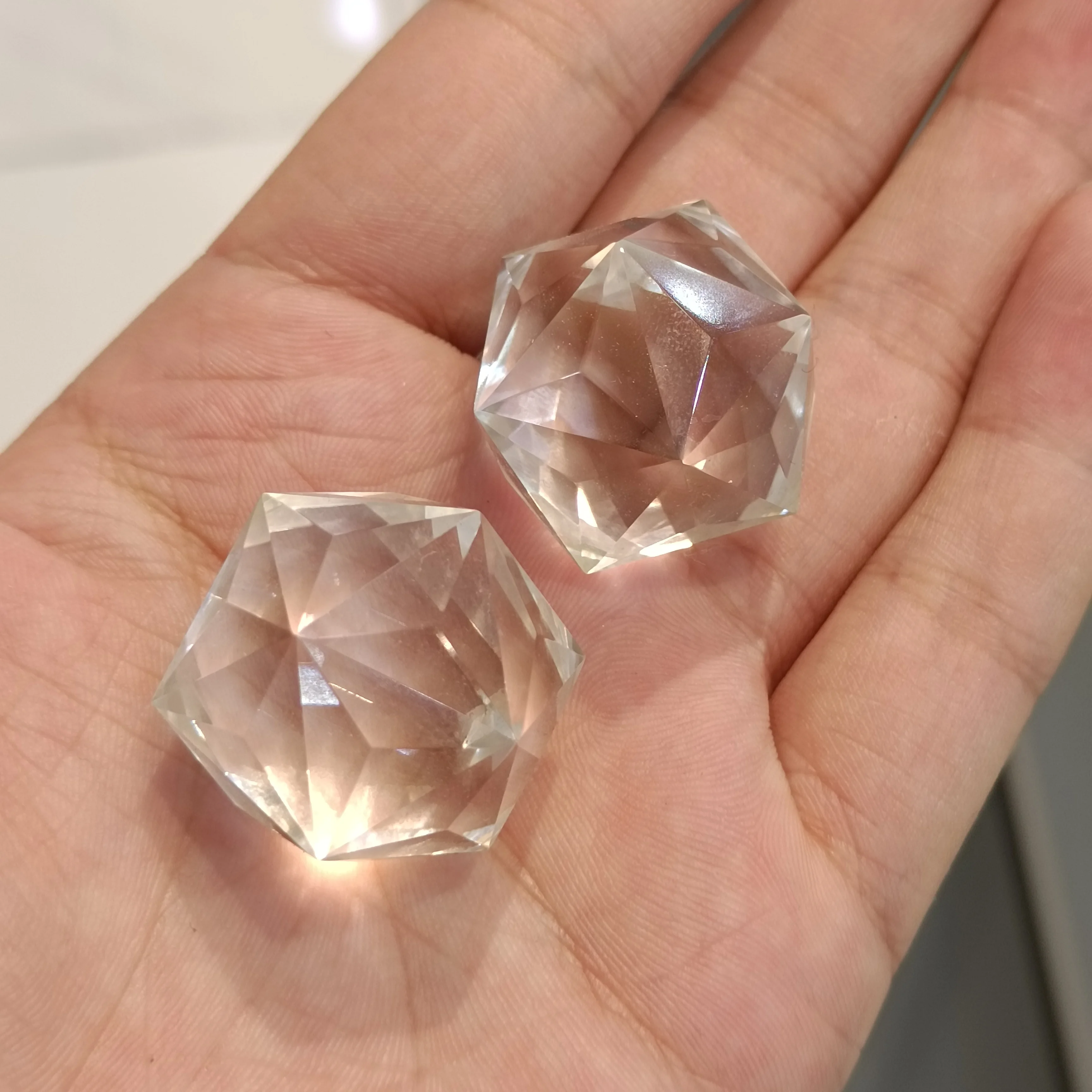 20-30g 1pc Natural White Crystal Polyhedron Quartz Carving Polyhedral Craft Healing Stones Reiki Jewelry Decoration
20-30g 1pc Natural White Crystal Polyhedron Quartz Carving Polyhedral Craft Healing Stones Reiki Jewelry Decoration