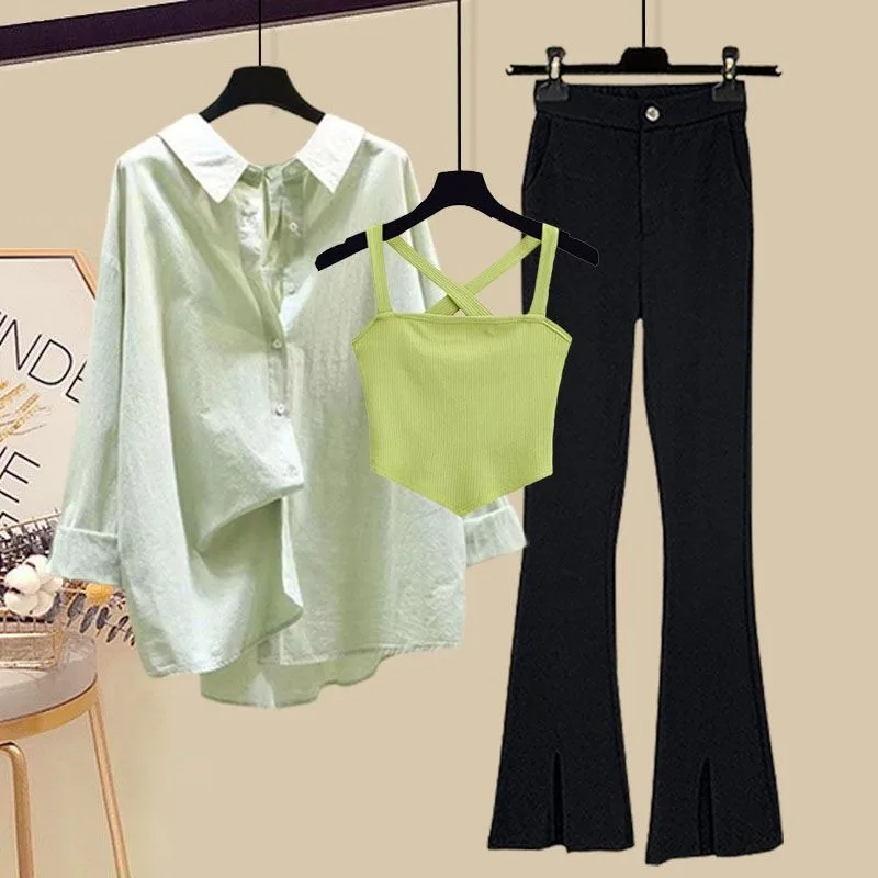 Осенний модный комплект для женщин больших размеров 2025: Новинка — элегантный комплект из топа на бретельках, расклешенных брюк и футболки. Идеально для делового и повседневного стиля.
Осенний модный комплект для женщин больших размеров 2025: Новинка — элегантный комплект из топа на бретельках, расклешенных брюк и футболки. Идеально для делового и повседневного стиля.