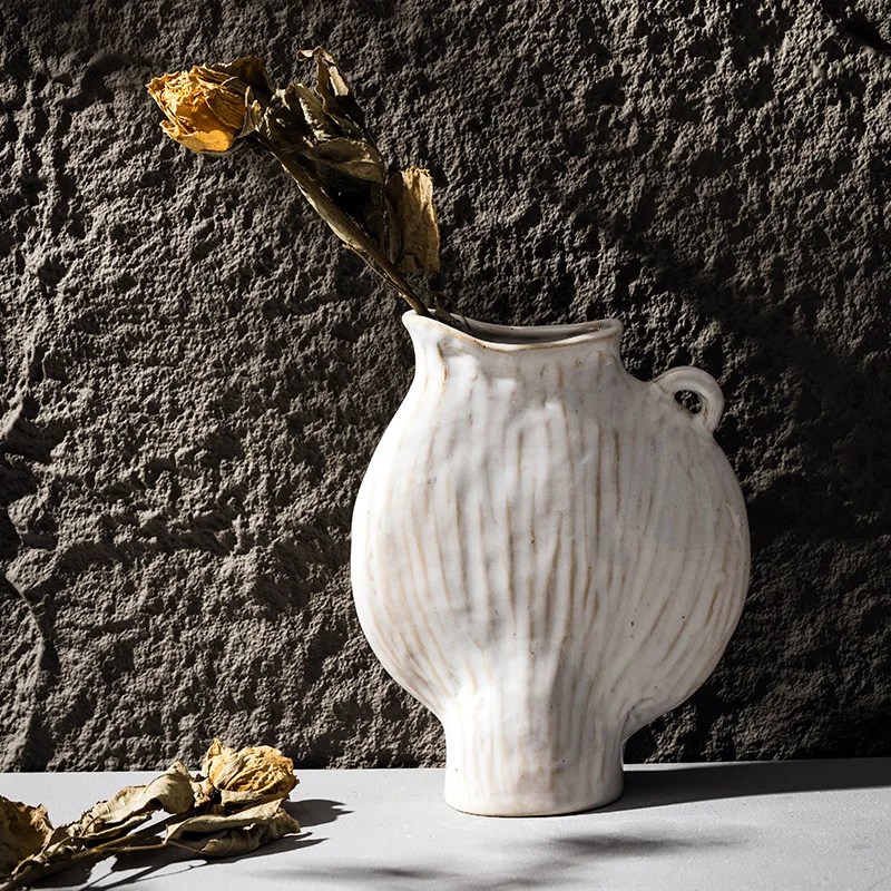 European Minimalist Ceramic Vase for Home Decor Living Room Flower Arrangement Gift Box Cross Border
European Minimalist Ceramic Vase for Home Decor Living Room Flower Arrangement Gift Box Cross Border