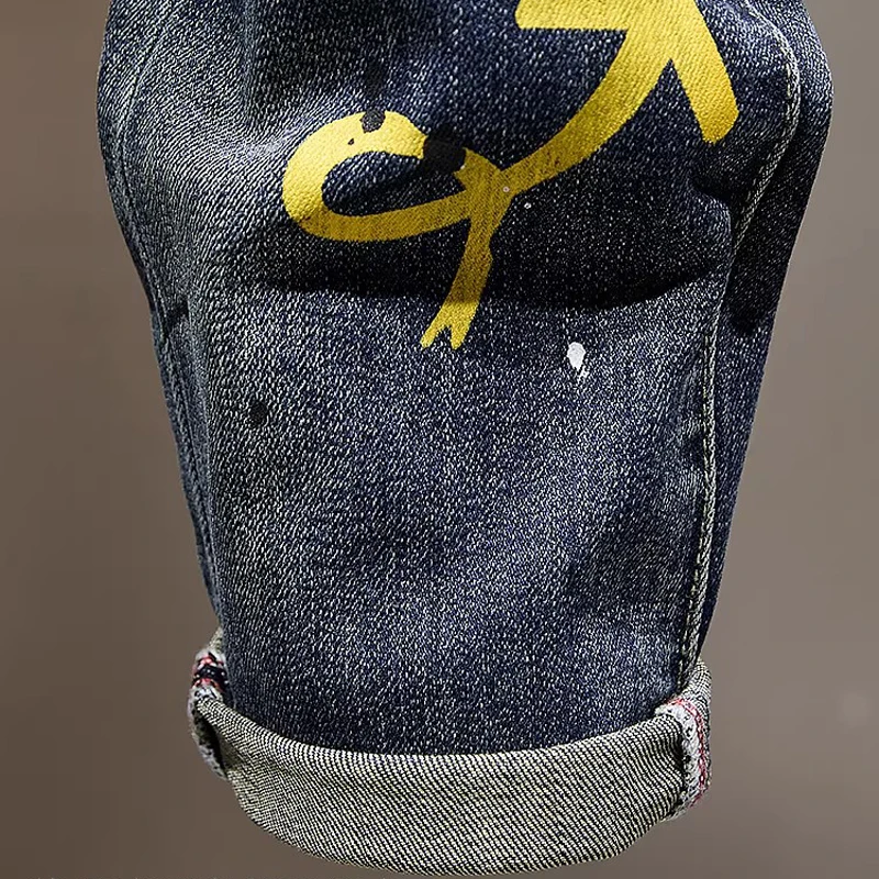 Y2K Уличный дизайнер Модные мужские джинсы Высокое качество Ретро синие эластичные облегающие рваные джинсы с принтом Мужские винтажные джинсовые брюки
Y2K Уличный дизайнер Модные мужские джинсы Высокое качество Ретро синие эластичные облегающие рваные джинсы с принтом Мужские винтажные джинсовые брюки