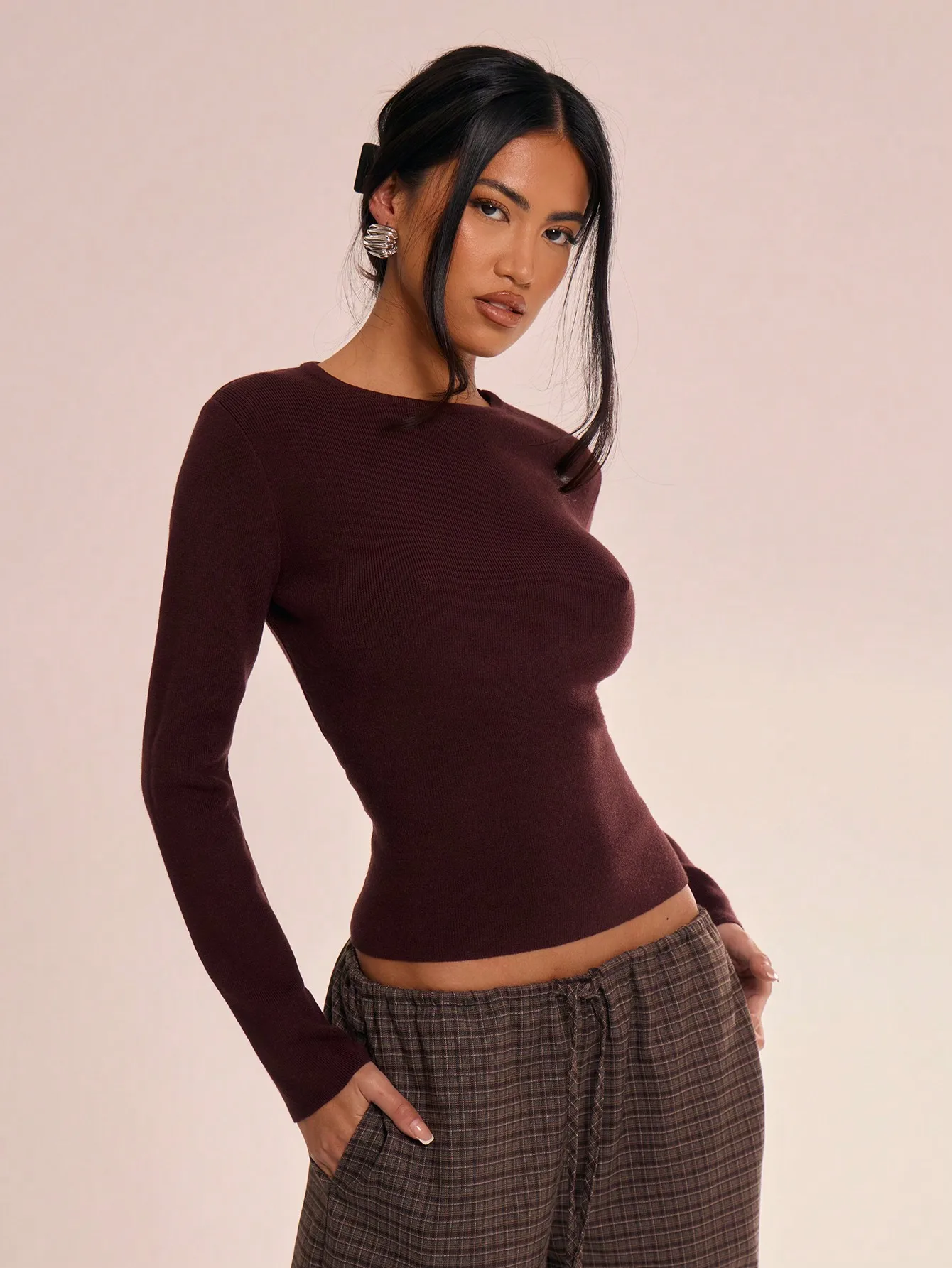 Укороченный топ в рубчик с длинным рукавом для повседневной носки осенью и зимой
Укороченный топ в рубчик с длинным рукавом для повседневной носки осенью и зимой