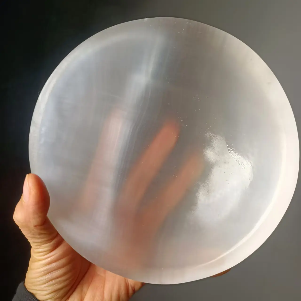 Natural Selenite Bowl, White Gypsum Bowl, Mineral Specimen, Healing Stone, Home Office Degaussing Decor
Natural Selenite Bowl, White Gypsum Bowl, Mineral Specimen, Healing Stone, Home Office Degaussing Decor
