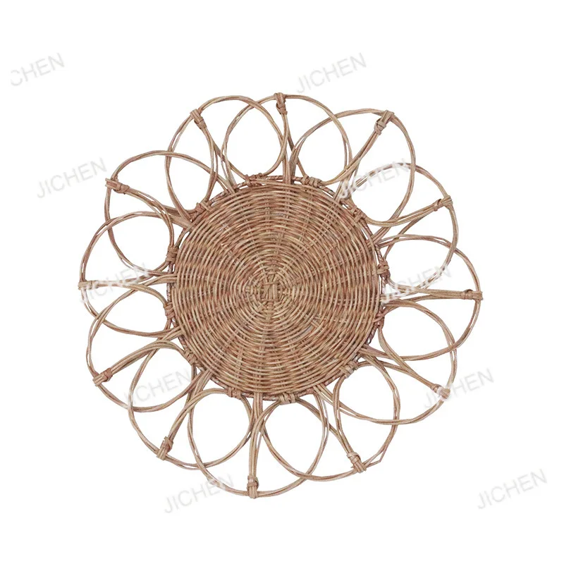 Настенный декор из ротангового кружева для дома, украшение для гостиной, подвесное украшение, выполненное методом плетения из растительных материалов.
Настенный декор из ротангового кружева для дома, украшение для гостиной, подвесное украшение, выполненное методом плетения из растительных материалов.