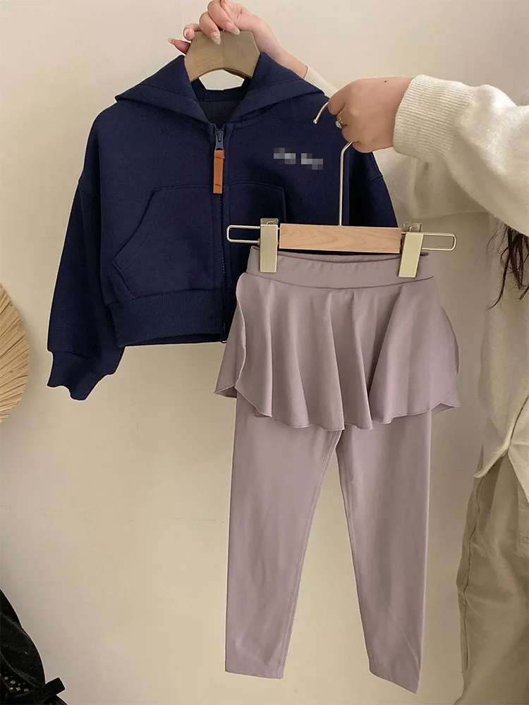 Girls' Spring and Autumn New Style Elegant Hooded Zipper Short Jacket Versatile Butt Flap Yoga Pants Two-Piece Set Trendy
Girls' Spring and Autumn New Style Elegant Hooded Zipper Short Jacket Versatile Butt Flap Yoga Pants Two-Piece Set Trendy