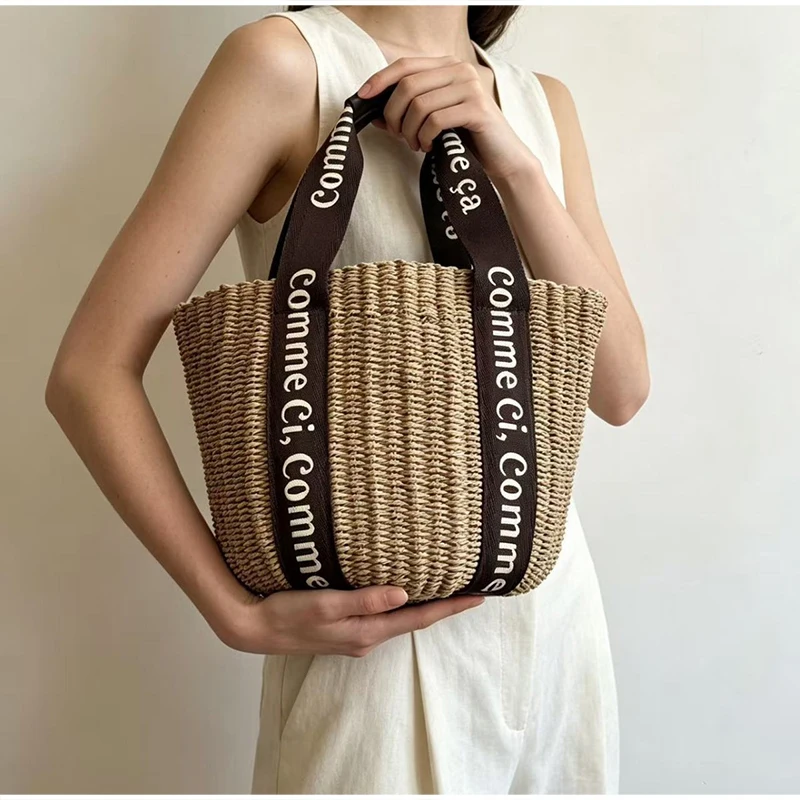 High-quality French Woven Handbag Letter Print Patchwork Tote Large Capacity Commuter Shoulder Bag Summer Beach Vacation Bag
High-quality French Woven Handbag Letter Print Patchwork Tote Large Capacity Commuter Shoulder Bag Summer Beach Vacation Bag
