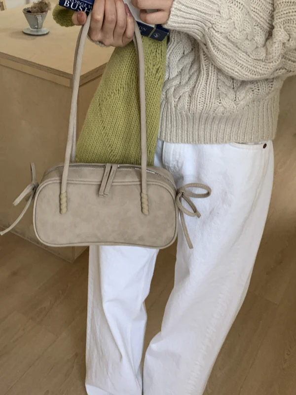 Модная пригородная сумка для боулинга, женская сумка, модный дизайн, простая сумка Sle 2023, новая модель, сумка через плечо из мягкого замшевого материала
Модная пригородная сумка для боулинга, женская сумка, модный дизайн, простая сумка Sle 2023, новая модель, сумка через плечо из мягкого замшевого материала