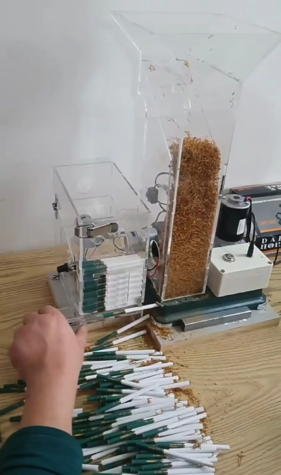 Small Automatic Cigarette Making Maker Machine Tobacco Cigarette Roller Filler Machine Cigaret Tobacco Rolling Machine
Small Automatic Cigarette Making Maker Machine Tobacco Cigarette Roller Filler Machine Cigaret Tobacco Rolling Machine
