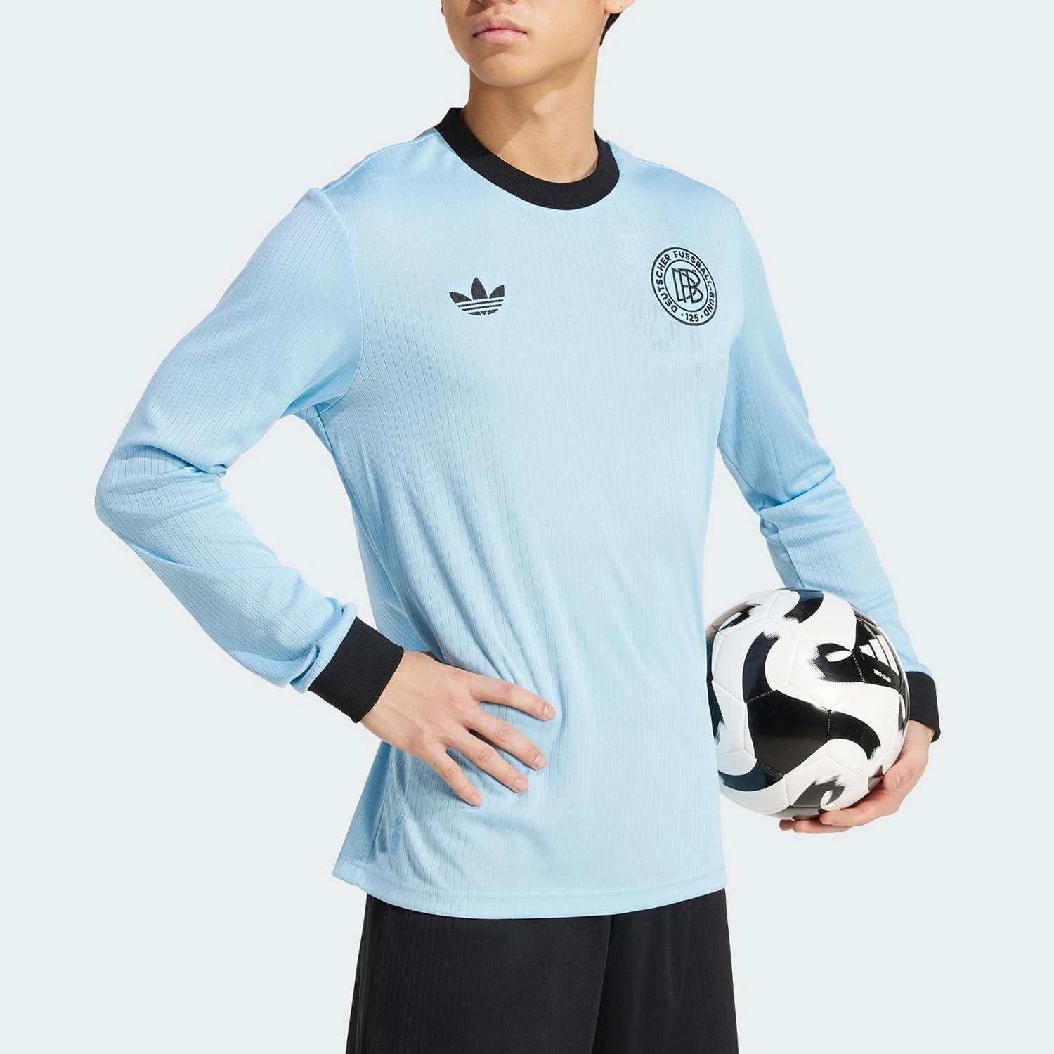 Adidas Authentic 2025 Trefoil Men's Soccer Sports Round Neck Long Sleeve JY0236
Adidas Authentic 2025 Trefoil Men's Soccer Sports Round Neck Long Sleeve JY0236