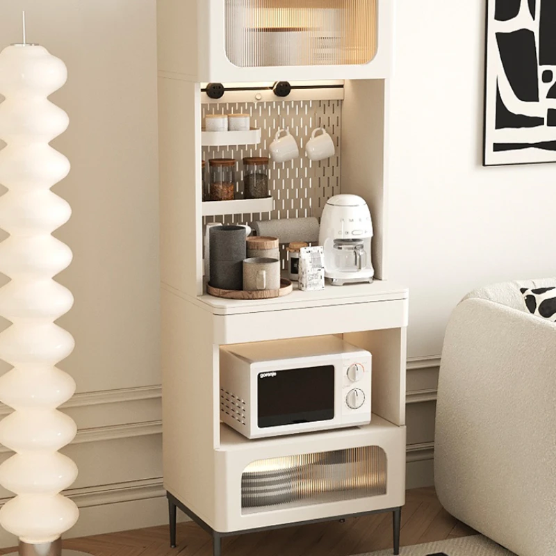 The sideboard cabinet is high and the cabinet is integrated with the wall,
The sideboard cabinet is high and the cabinet is integrated with the wall,