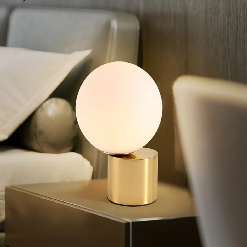 Modern LED E27 Desk Lamps Gold Glass Table Lamp Hotel Eye Protection Home Decoration Bedroom Bedside Indoor Lighting Fixtures
Modern LED E27 Desk Lamps Gold Glass Table Lamp Hotel Eye Protection Home Decoration Bedroom Bedside Indoor Lighting Fixtures