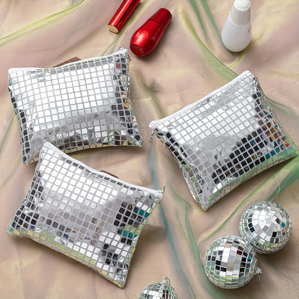 Silvery Disco Makeup Bag with Zipper, Silvery Sequin Large Capacity Compact Size for Easy Portability, Suitable for Girls
Silvery Disco Makeup Bag with Zipper, Silvery Sequin Large Capacity Compact Size for Easy Portability, Suitable for Girls