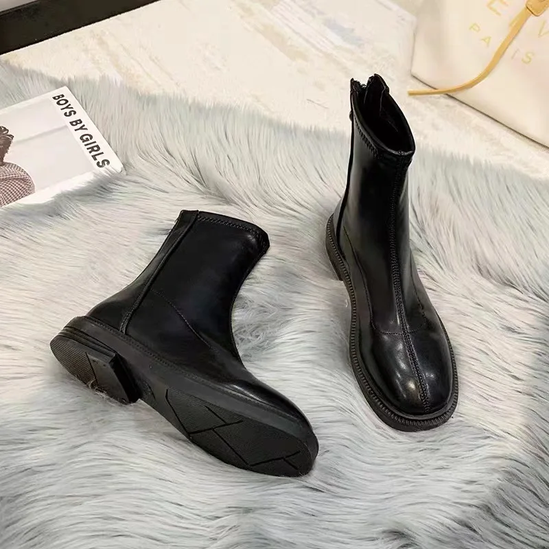 Women Black Low Heels Ankle Boots 2022 Winter Female Retro Round Toe Back Zipper Chelsea Boots High Quality Short Boots
Women Black Low Heels Ankle Boots 2022 Winter Female Retro Round Toe Back Zipper Chelsea Boots High Quality Short Boots