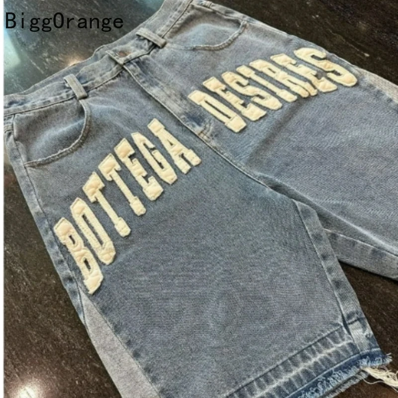 2025 Men's denim shorts summer retro spliced letter pattern casual loose pants high street trend European and American style
2025 Men's denim shorts summer retro spliced letter pattern casual loose pants high street trend European and American style