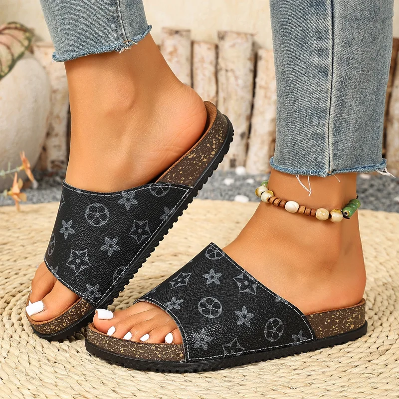 Women Fashion Printed Leather Designer Slippers Platform Sandals Thick Sole Solid Color Slippers Party Party Women Beach Sandals
Women Fashion Printed Leather Designer Slippers Platform Sandals Thick Sole Solid Color Slippers Party Party Women Beach Sandals