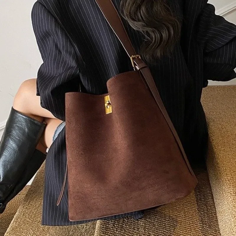 Trendy Must-Have Designer Diaper Bag For Women Luxury Leather Tote Large Capacity Elegant Crossbody Handbag Stylish Simple
Trendy Must-Have Designer Diaper Bag For Women Luxury Leather Tote Large Capacity Elegant Crossbody Handbag Stylish Simple