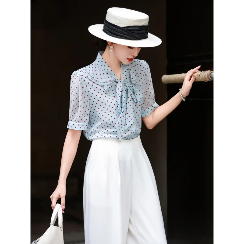 MEXCOCO 2026 Summer New French Retro Bow Knot Short Sleeve Shirt Women Polka Dot Loose Casual Blouse Elegant Tops
MEXCOCO 2026 Summer New French Retro Bow Knot Short Sleeve Shirt Women Polka Dot Loose Casual Blouse Elegant Tops