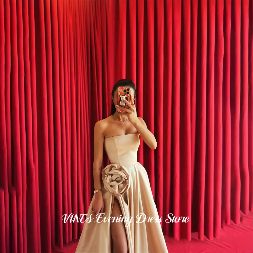 VINES Champagne Satin Party Dresses with Oversized Rose Evening Dress Floor Length Train فساتين السهرة Customized
VINES Champagne Satin Party Dresses with Oversized Rose Evening Dress Floor Length Train فساتين السهرة Customized