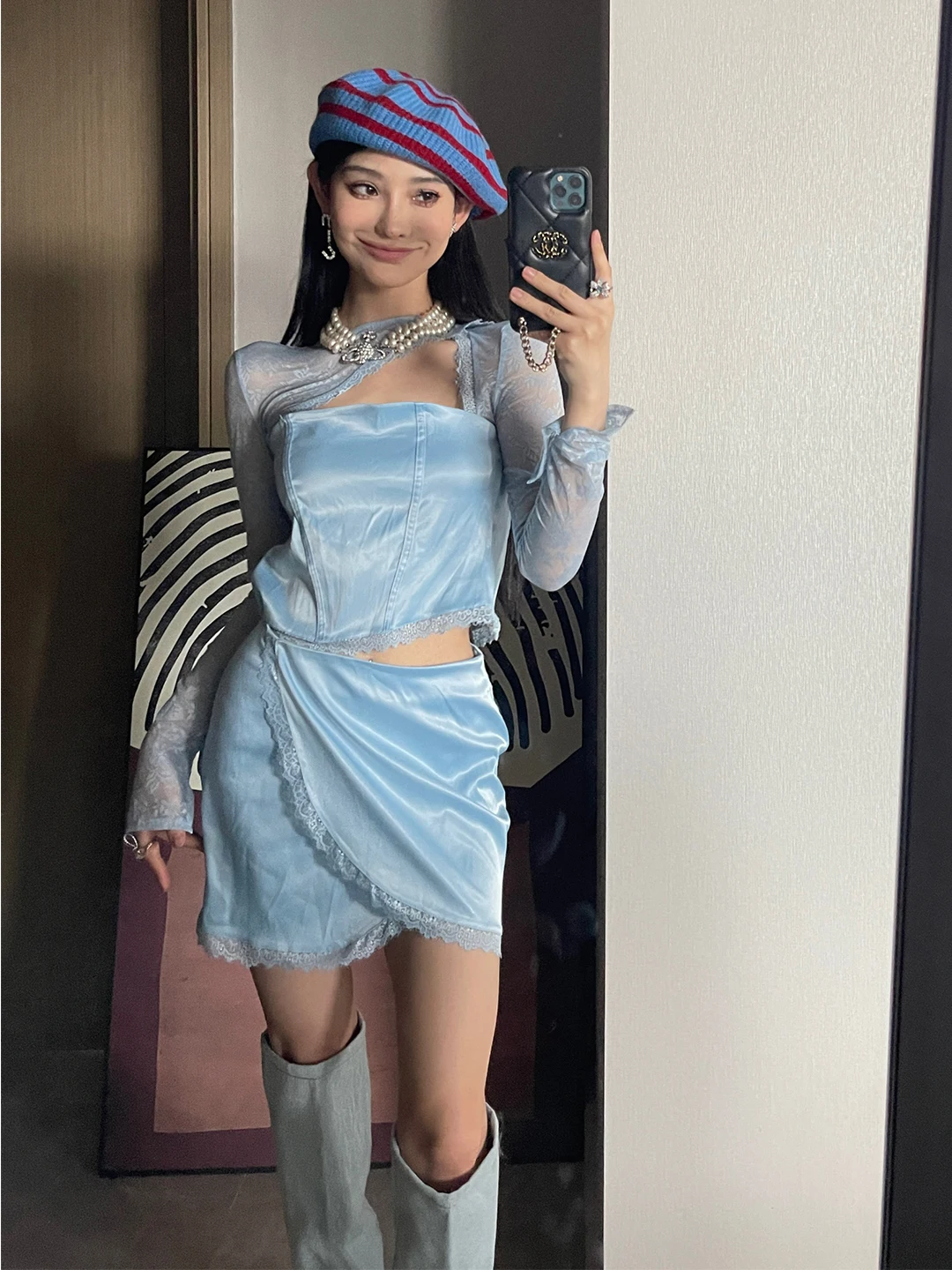 Комплект ChiclyNana: Сексуальный американский стиль, кружевной облегающий топ с длинными рукавами и юбка, создающий ощущение роскоши. Модный женский комплект из двух предметов.
Комплект ChiclyNana: Сексуальный американский стиль, кружевной облегающий топ с длинными рукавами и юбка, создающий ощущение роскоши. Модный женский комплект из двух предметов.