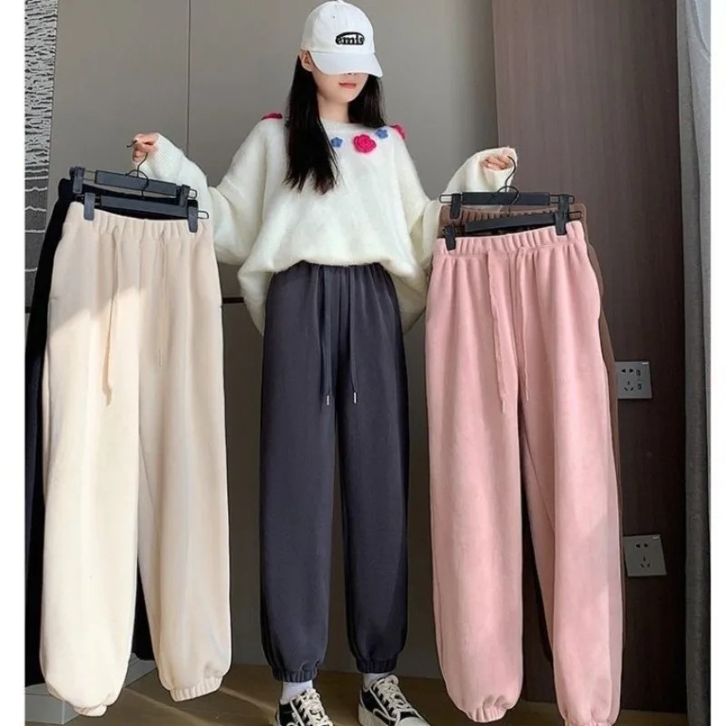 Shake Fleece Thickened Casual Pants for Women in Autumn Winter with Fleece Thickened Ankle Binding Haren Carrot Pants for Women
Shake Fleece Thickened Casual Pants for Women in Autumn Winter with Fleece Thickened Ankle Binding Haren Carrot Pants for Women