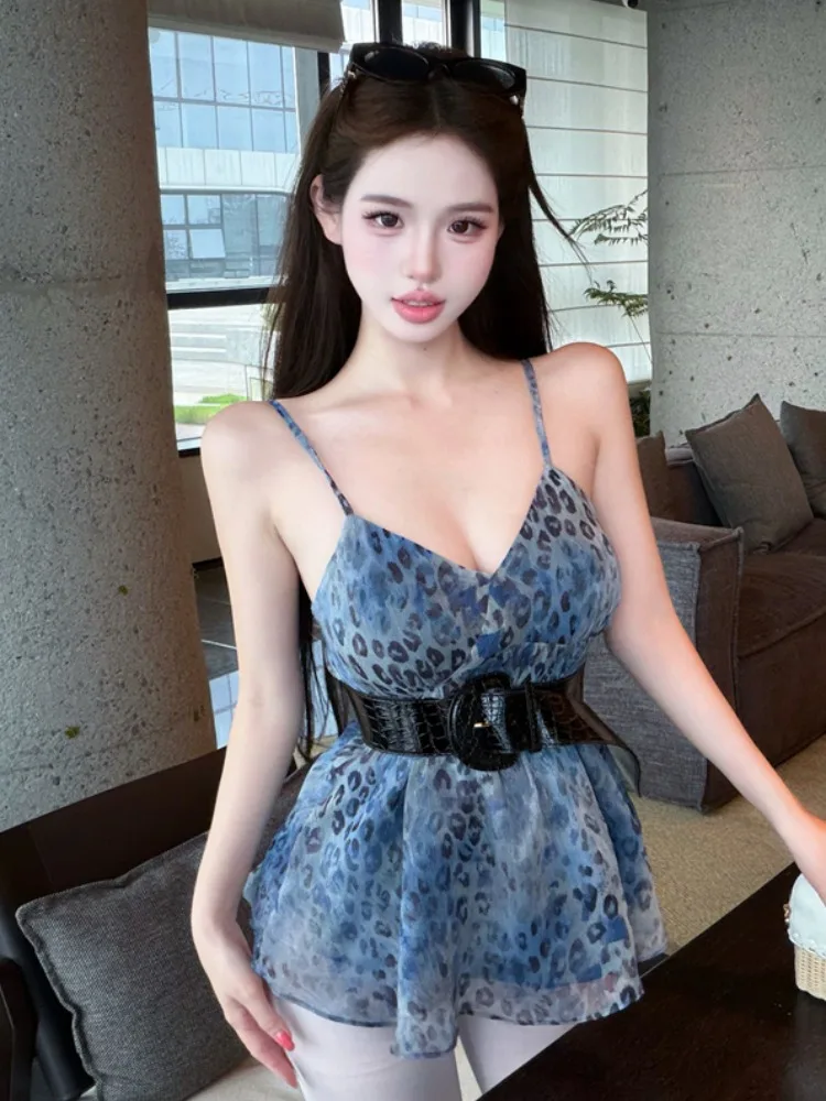 Sexy Leopard Print Chiffon Top Women's Summer New Style Blue Retro Design Halter Vest Show Chest V-neck Sleeveless Citywalk
Sexy Leopard Print Chiffon Top Women's Summer New Style Blue Retro Design Halter Vest Show Chest V-neck Sleeveless Citywalk