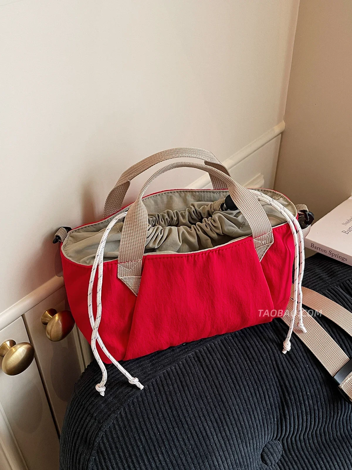 Casual Versatile Nylon Bag For Women 2025 New Lightweight Hand-held Crossbody Bag Outdoor Drawstring Exquisite Small Handbag
Casual Versatile Nylon Bag For Women 2025 New Lightweight Hand-held Crossbody Bag Outdoor Drawstring Exquisite Small Handbag