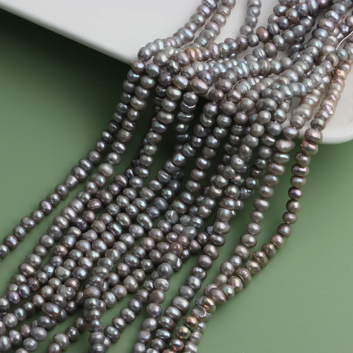 Natural Freshwater Pearls 5-6mm Hot-selling Electroplated Gray Flat Beads DIY Work in Progress Necklace Bracelet Handmade Beads
Natural Freshwater Pearls 5-6mm Hot-selling Electroplated Gray Flat Beads DIY Work in Progress Necklace Bracelet Handmade Beads