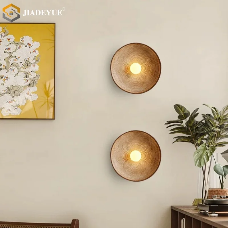 Bedroom living room circular wall lamp 110V modern minimalist resin glass wall lamp home decoration lighting
Bedroom living room circular wall lamp 110V modern minimalist resin glass wall lamp home decoration lighting