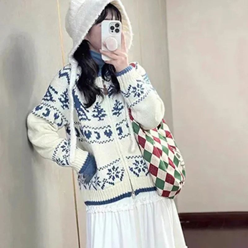 Christmas Tree Knit Zipper Sweater Women Sweet White Long Sleeve Jacquard Cardigan Loose Pretty Style Lazy Chic Female Tops
Christmas Tree Knit Zipper Sweater Women Sweet White Long Sleeve Jacquard Cardigan Loose Pretty Style Lazy Chic Female Tops
