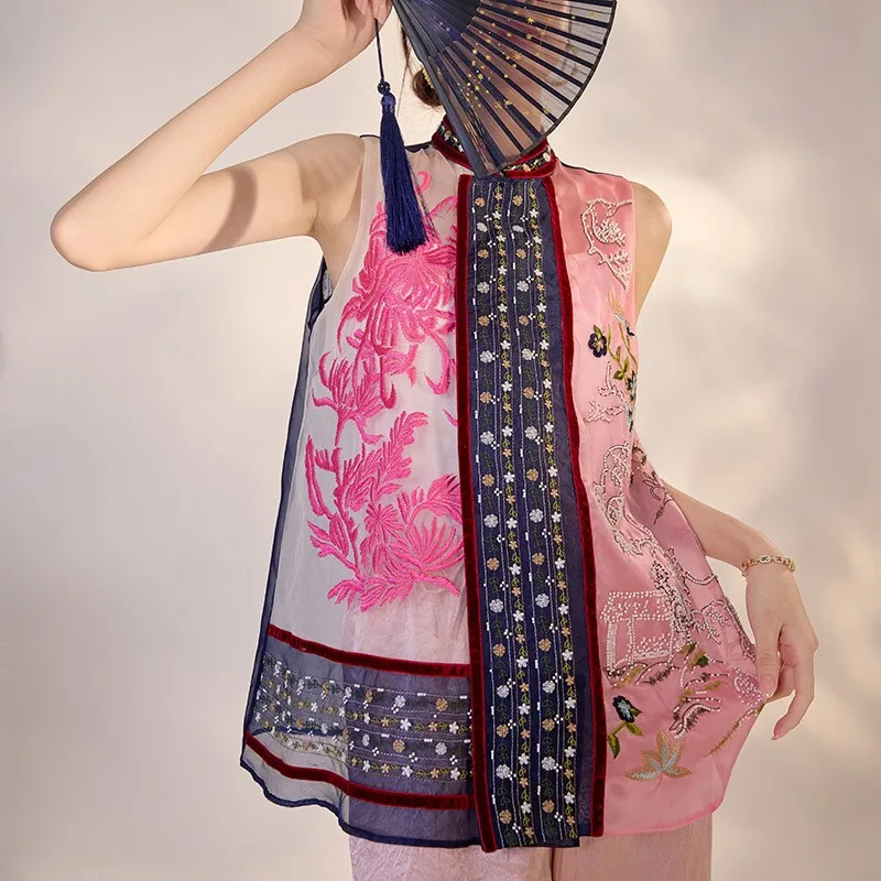 New Chinese style embroidery collocation color heavy industry vest niche design sense silk blouse
New Chinese style embroidery collocation color heavy industry vest niche design sense silk blouse