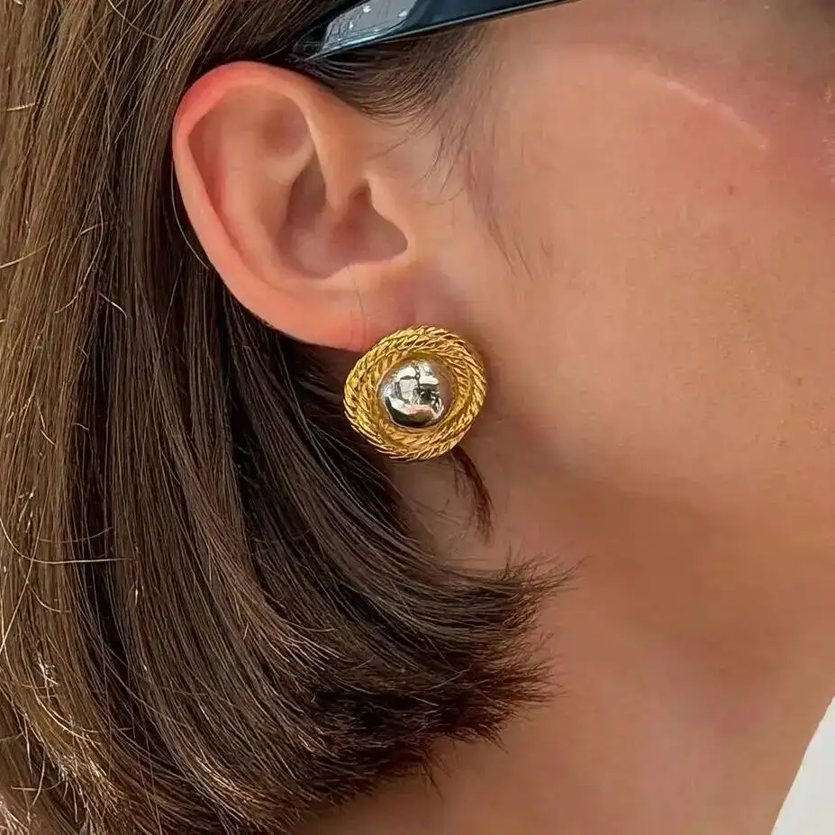 SHIXIN Fashion Texture Two Tone Stainless Steel Earring 18K Gold Plated Waterproof Round Stud Earrings Women Charm Jewelry Gifts
SHIXIN Fashion Texture Two Tone Stainless Steel Earring 18K Gold Plated Waterproof Round Stud Earrings Women Charm Jewelry Gifts