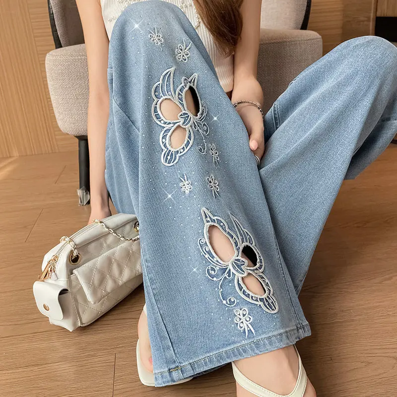 New Women's Hollow Out Embroidered Straight Jeans Fashion Retro High Waist Denim Pants Loose Casual Wide Leg Trousers
New Women's Hollow Out Embroidered Straight Jeans Fashion Retro High Waist Denim Pants Loose Casual Wide Leg Trousers